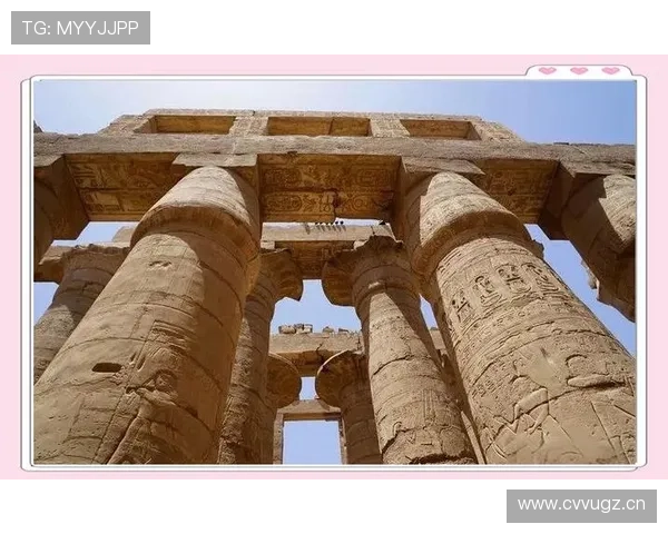 穿越神殿入口:探寻不同时代的文化与宗教交汇 穿越神殿入口:探寻不同时代的文化与宗教交汇